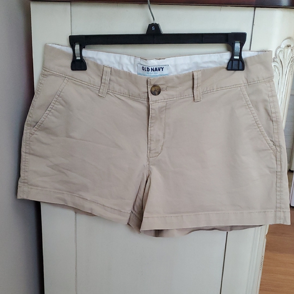 Old Navy Women's Beige Cargo Shorts